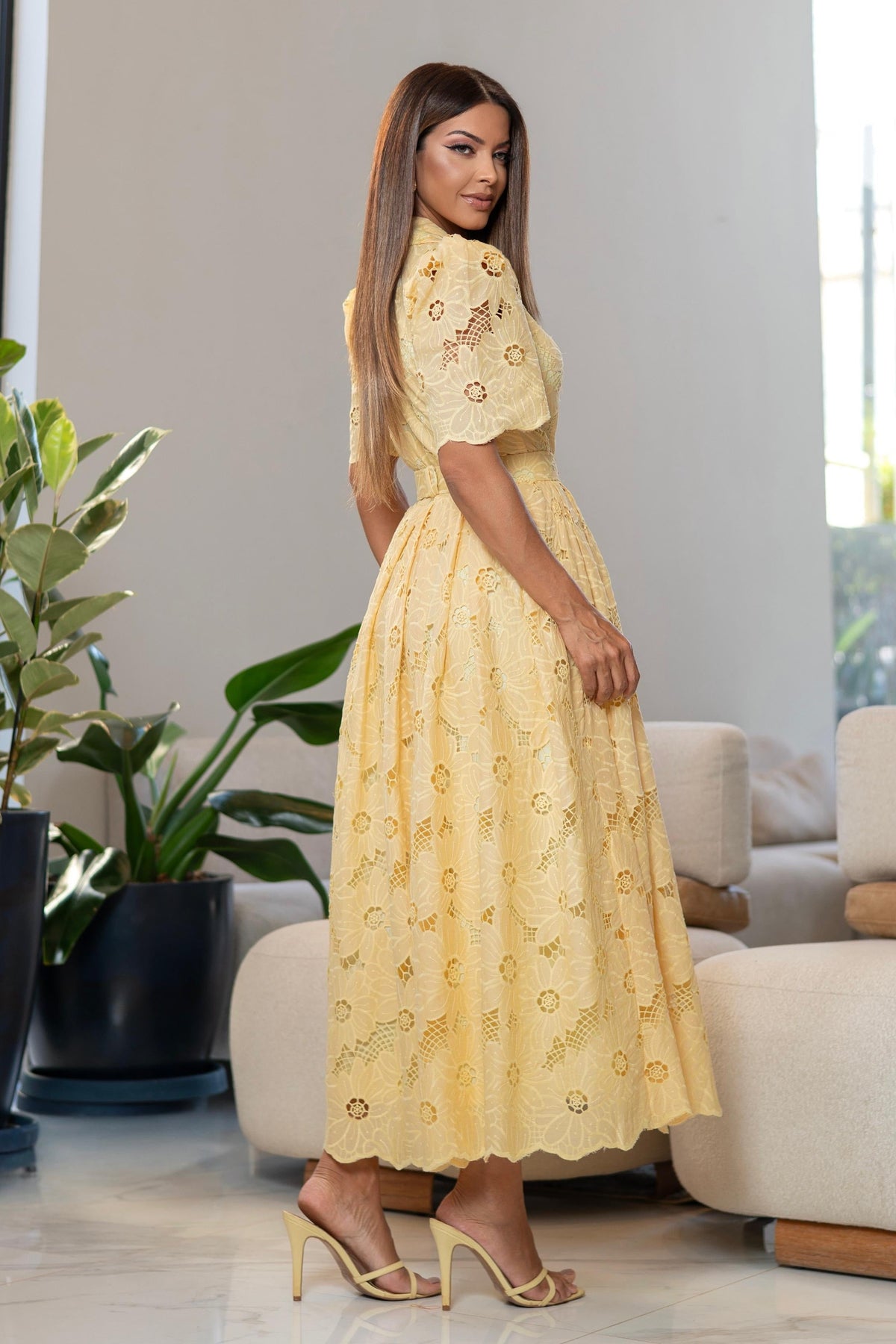 Vestido Amira Sol Richelieu Bordado