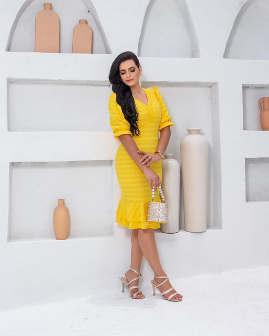 Vestido Amarillo c/Mangas & Encajes