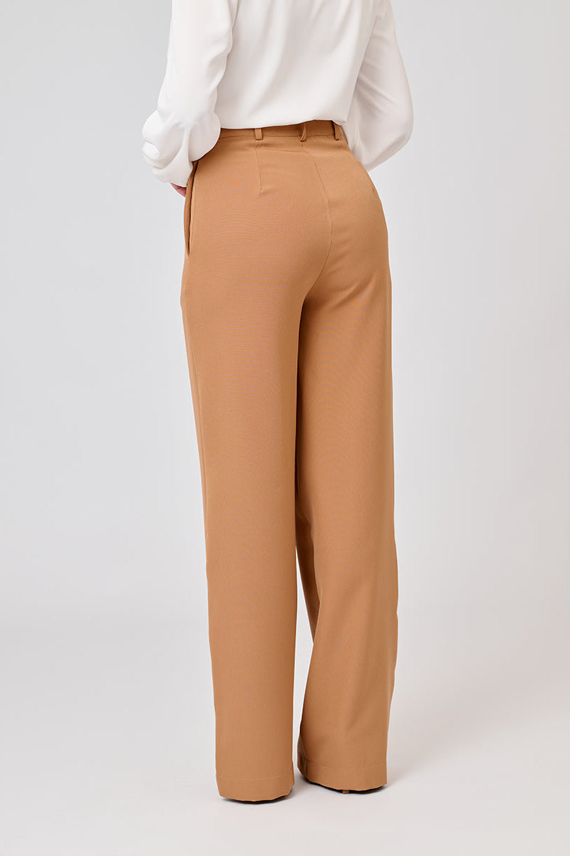 Conjunto Ejecutivo Estructurado Caramelo