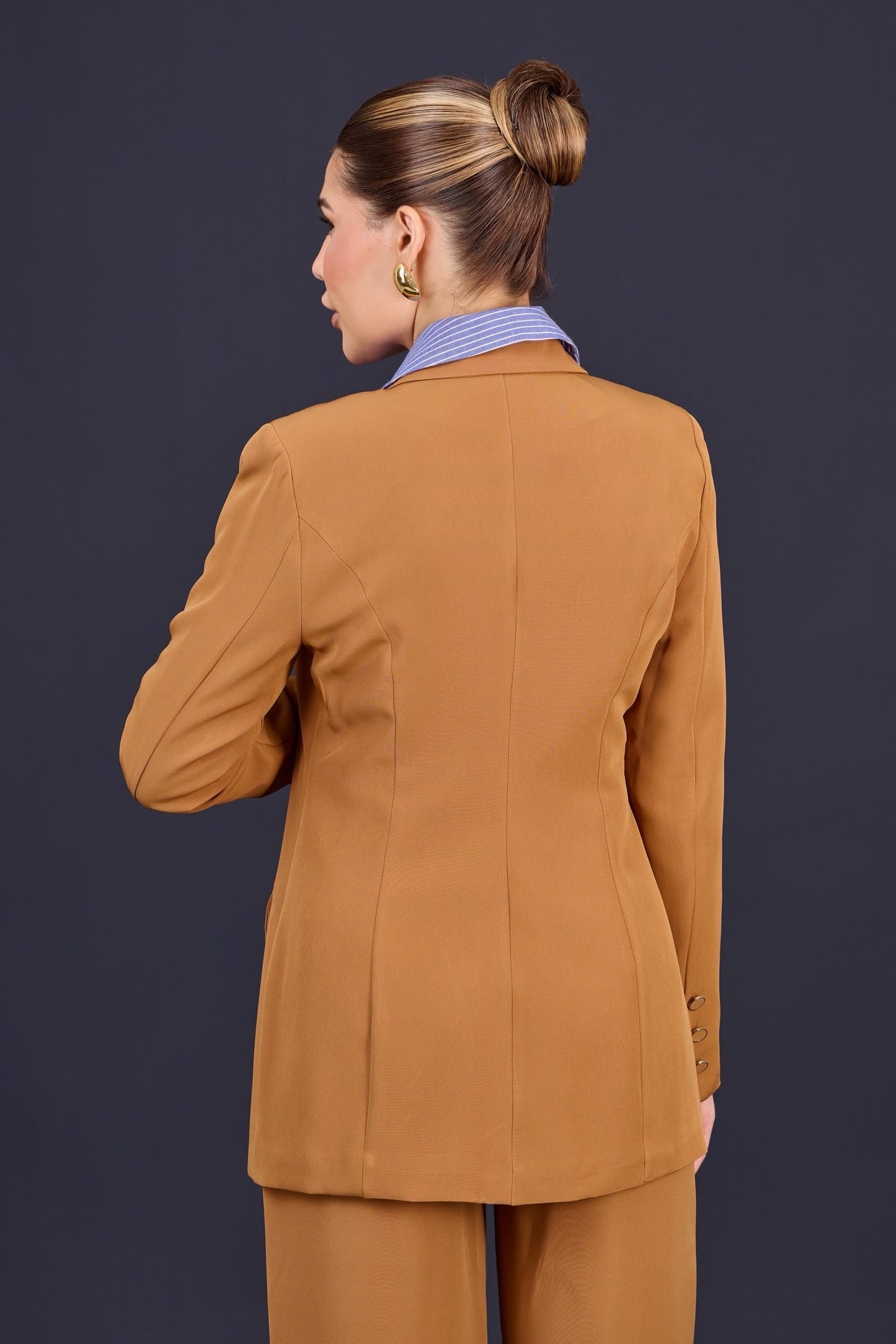 Conjunto Ejecutivo Estructurado Caramelo