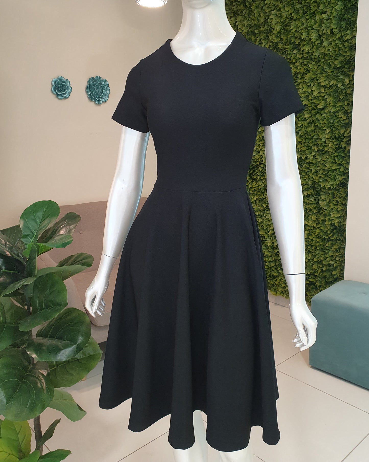 Vestido Acampanado Negro